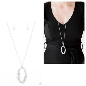 Paparazzi Silver Chain Necklace w/Rhinestones